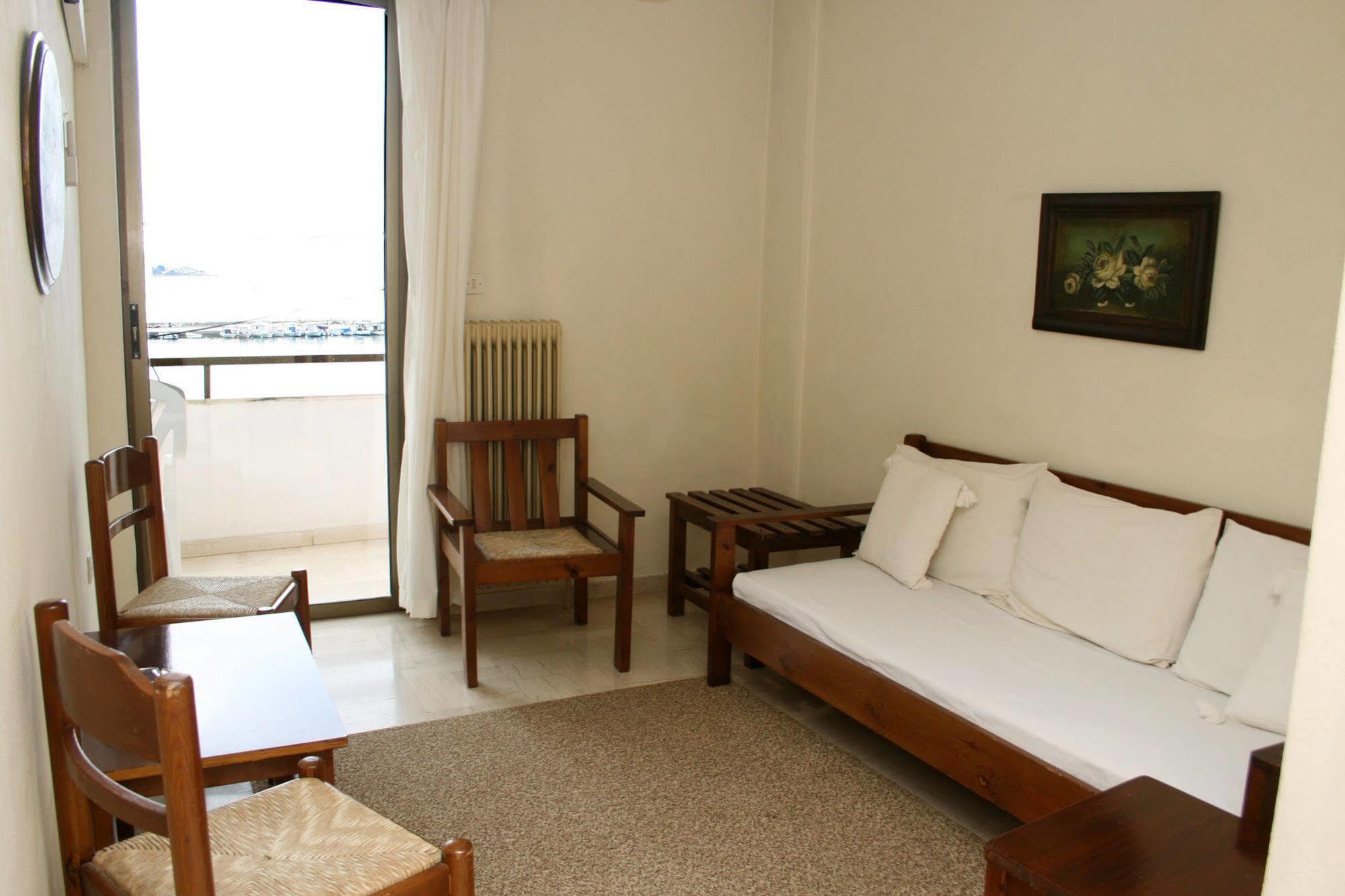 Aparthotel Iliahtides 아마린토스 외부 사진