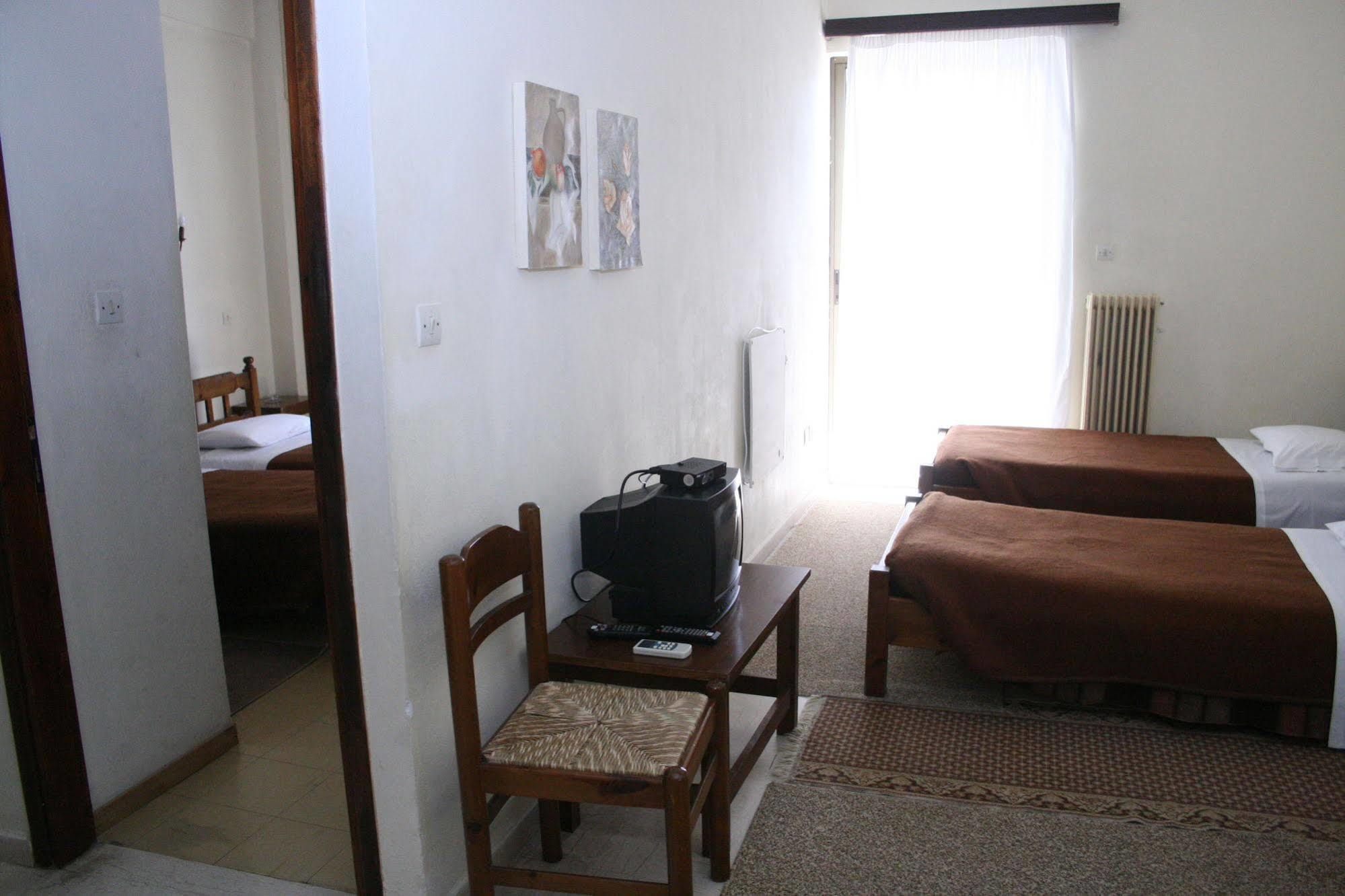 Aparthotel Iliahtides 아마린토스 외부 사진
