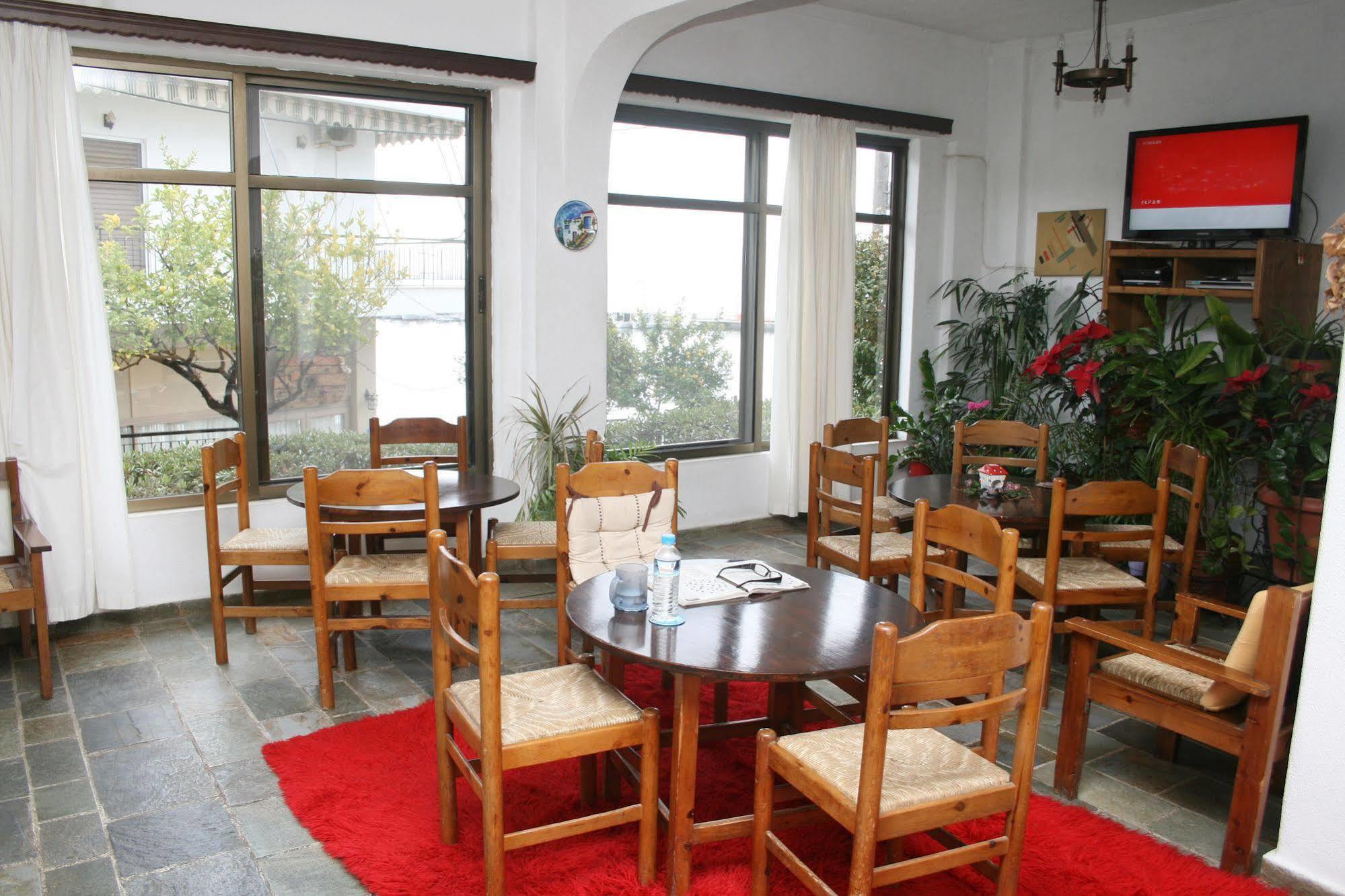 Aparthotel Iliahtides 아마린토스 외부 사진